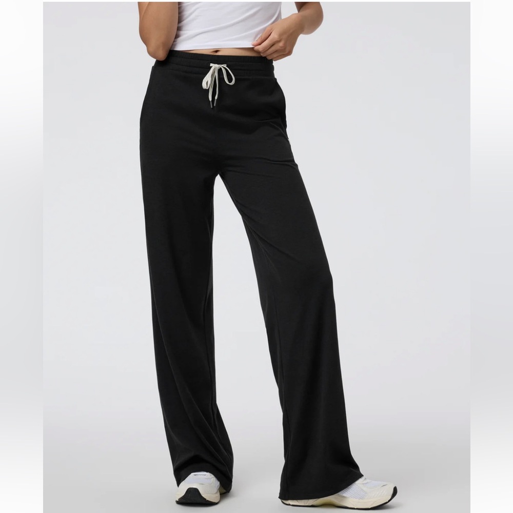 NWT Vuori Halo Essential Wideleg Pant Black Heather